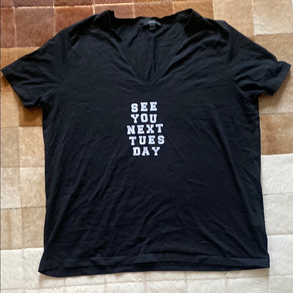 V- neck COS message Tshirt